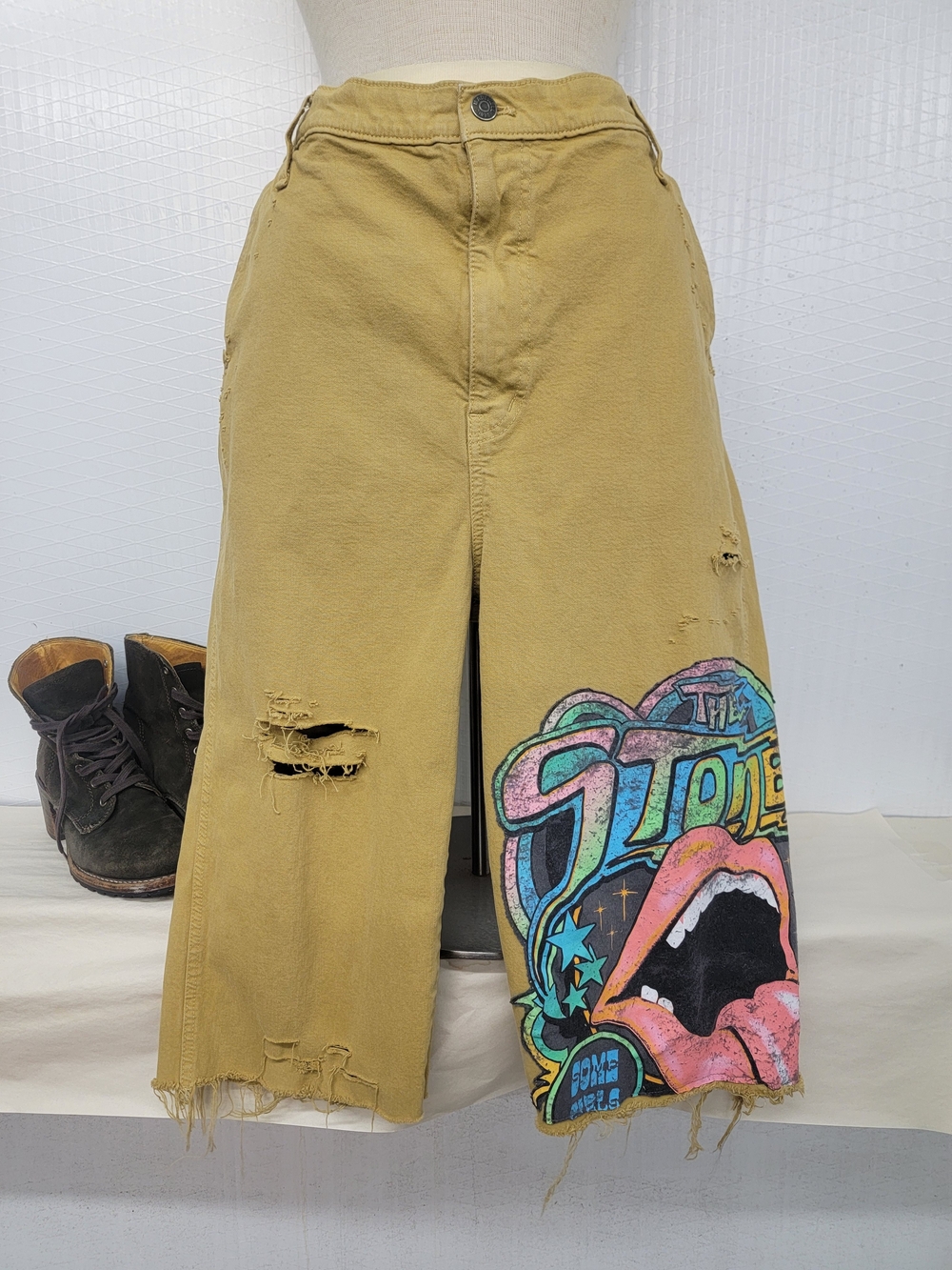 Baggy Wideleg Long Shorts With The Rolling Stones Band Design- Upcycled
